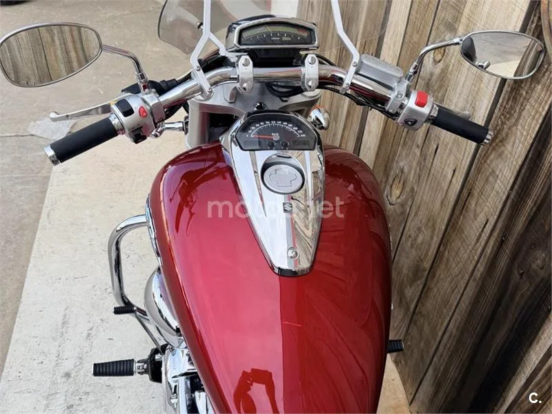 Suzuki Intruder M1800R – Vista 5