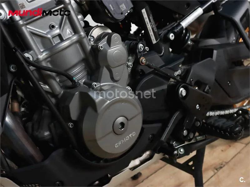 CFMOTO 800MT – Vista 10