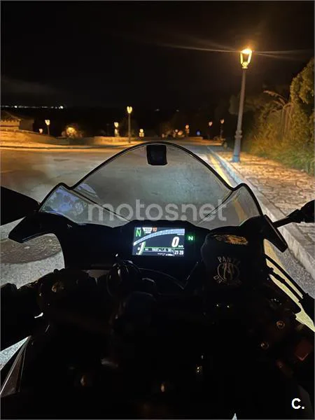 Kawasaki Ninja ZX-6R - Vista 4