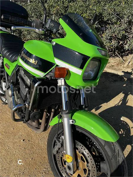 Kawasaki ZRX 1200R – Vista 4