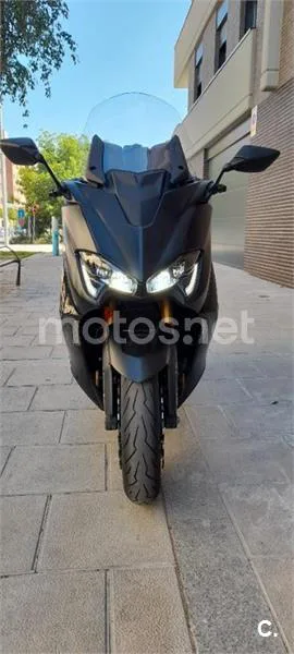 Yamaha TMAX 560 – Vista 3