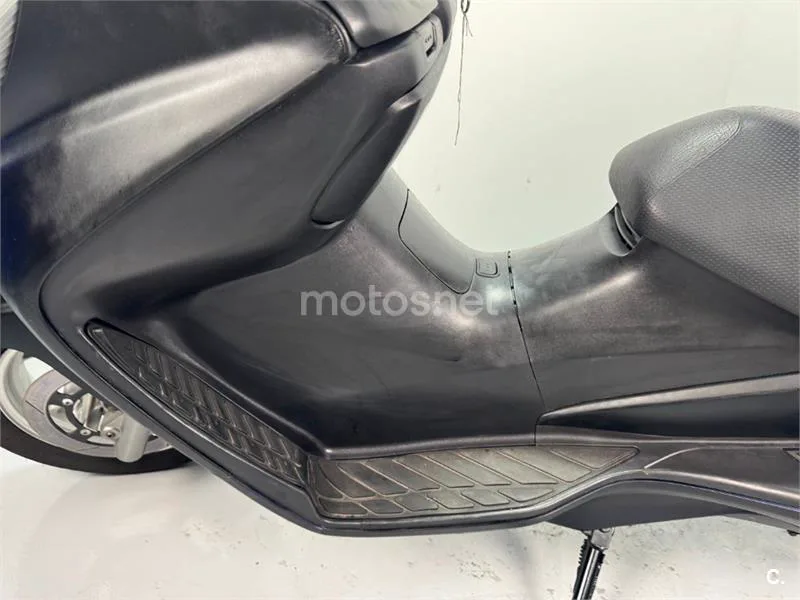 Suzuki Burgman 400 – Vista 18