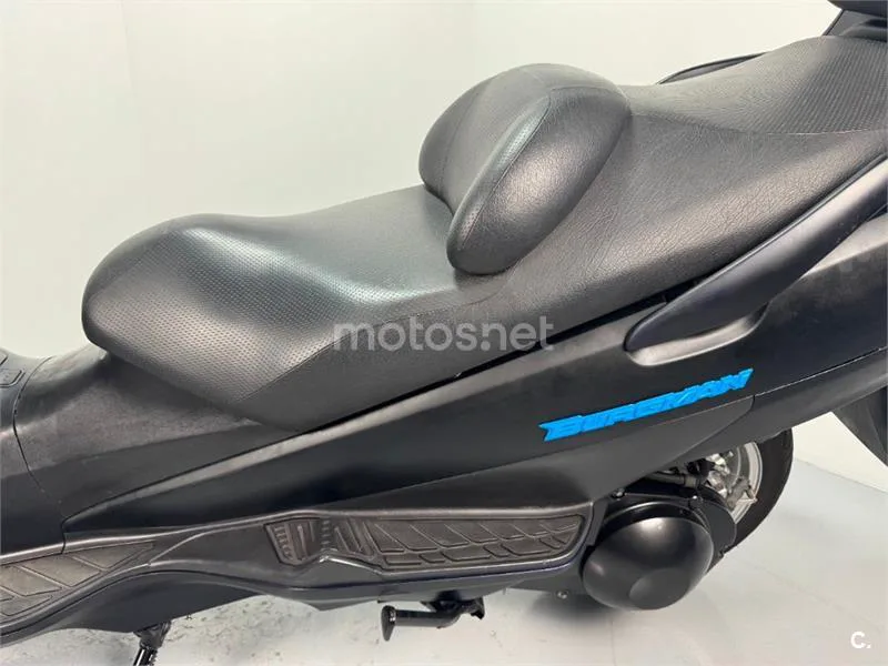 Suzuki Burgman 400 – Vista 20