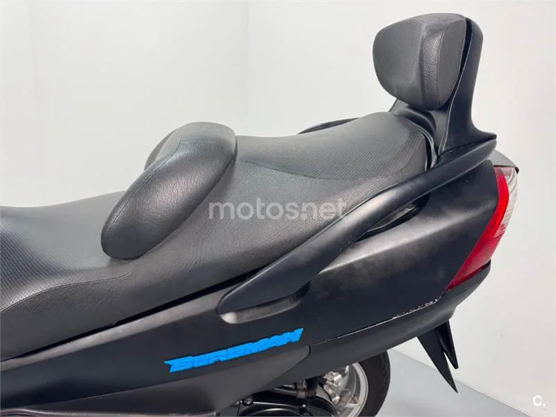 Suzuki Burgman 400 – Vista 21