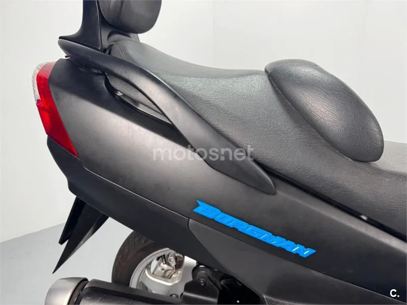 Suzuki Burgman 400 – Vista 8