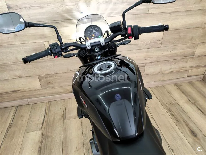 Triumph Trident 660 – Vista 17