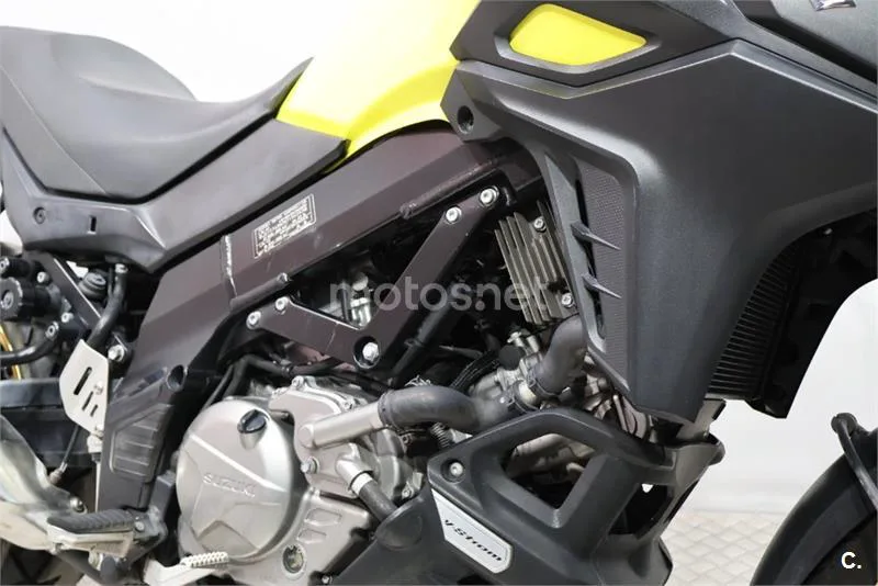 Suzuki V-Strom 650 XT – Vista 12