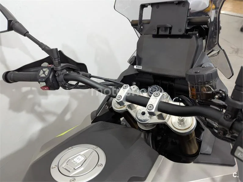 Voge 900 DSX – Vista 12