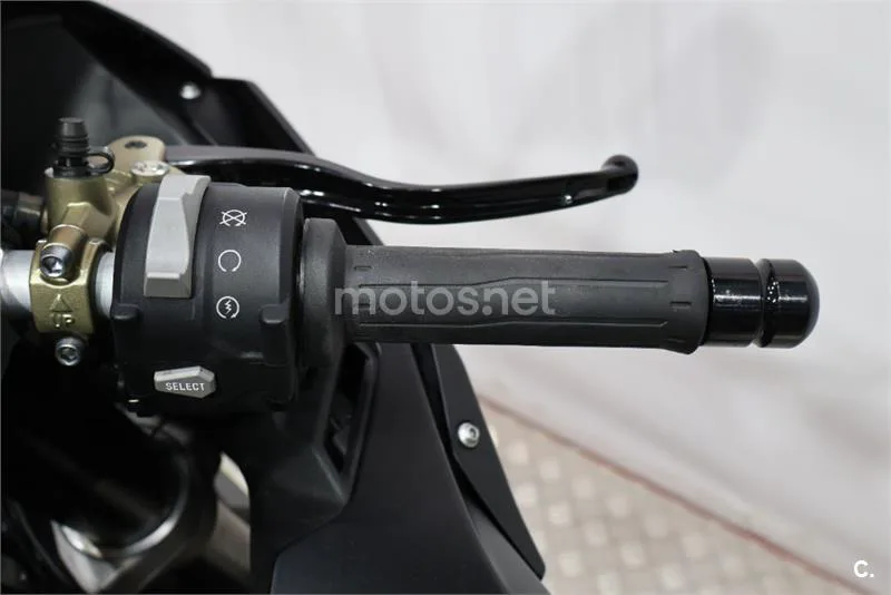 Kawasaki Ninja ZX-10R – Vista 9