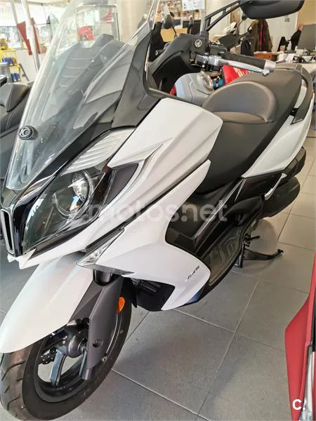 Kymco Super Dink 350i – Vista 3
