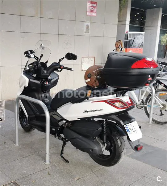 Kymco Super Dink 350i – Vista 5