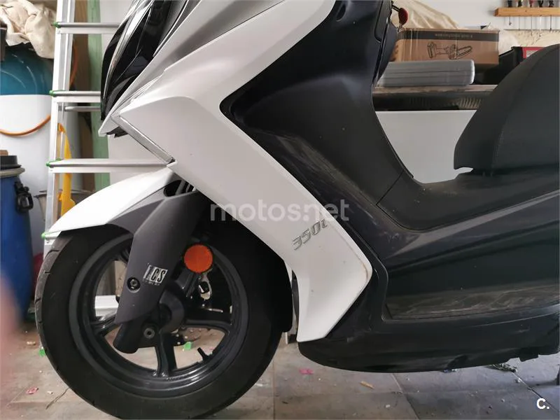 Kymco Super Dink 350i – Vista 6