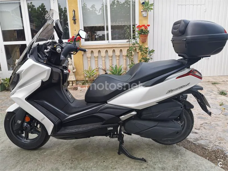 Kymco Super Dink 350i – Vista 9