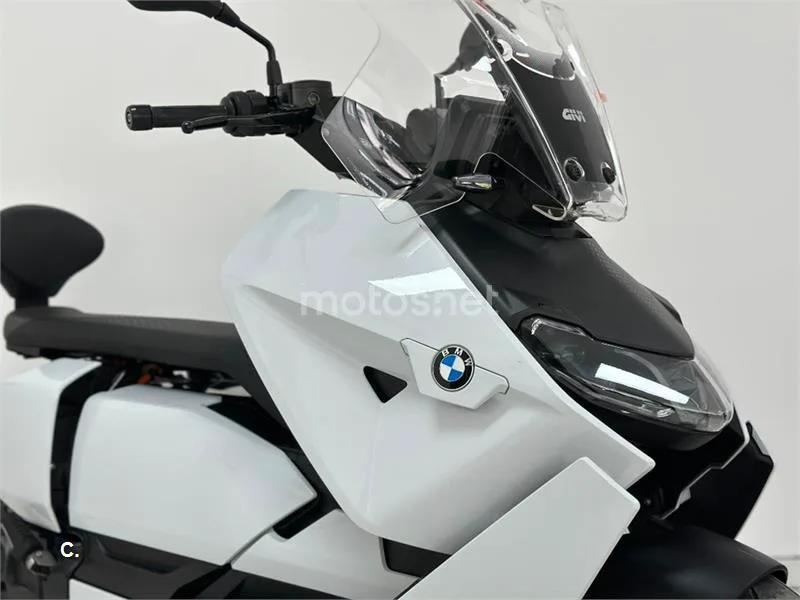 BMW CE 04 – Vista 11