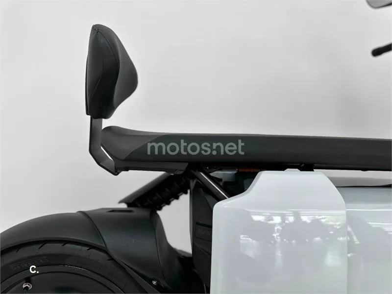 BMW CE 04 – Vista 14
