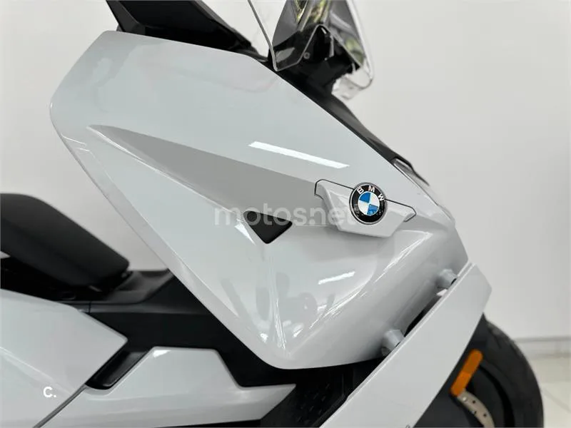 BMW CE 04 – Vista 17