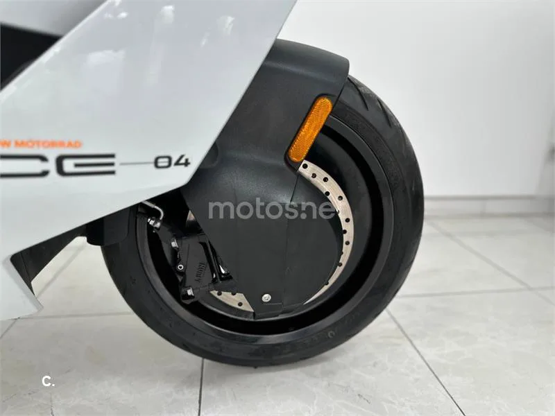 BMW CE 04 – Vista 19