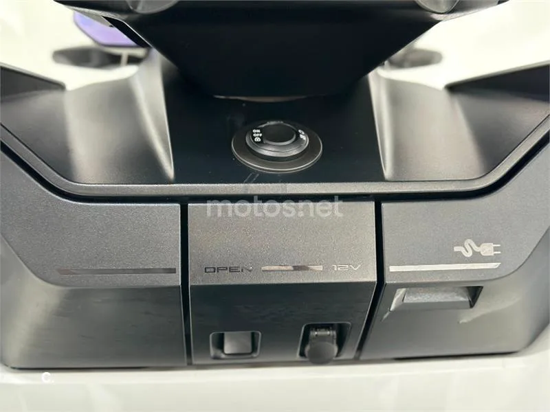 BMW CE 04 – Vista 21