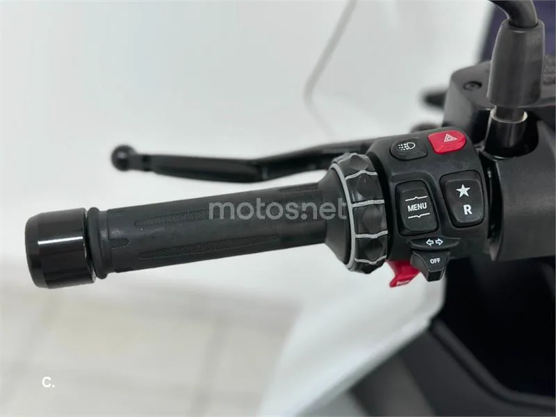 BMW CE 04 – Vista 23