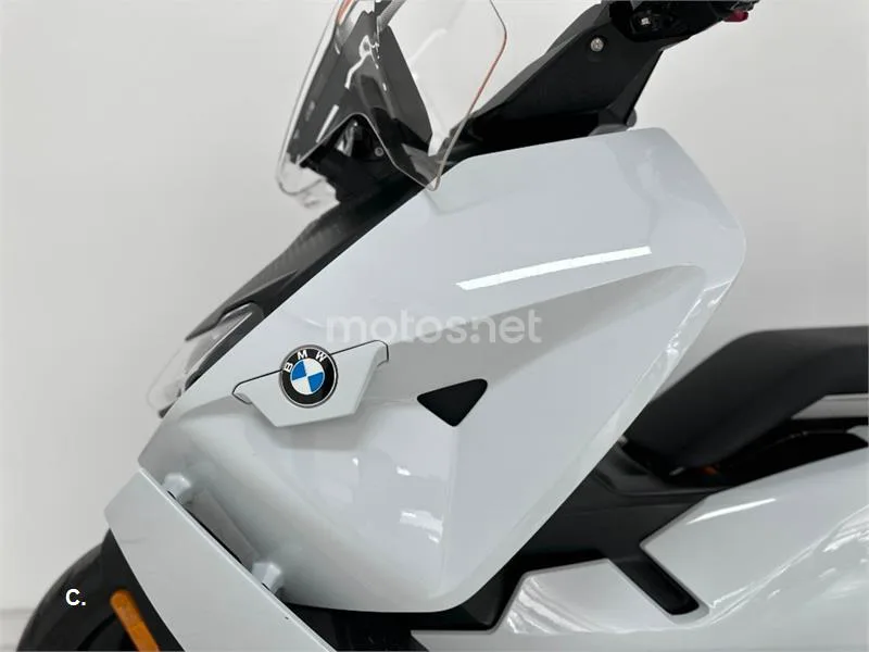 BMW CE 04 – Vista 6