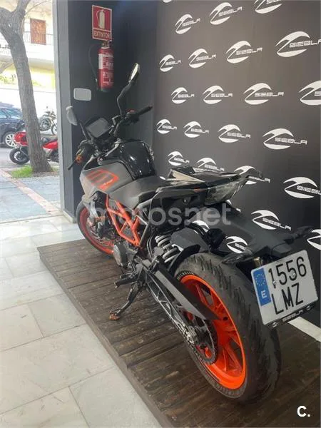KTM 125 – Vista 6