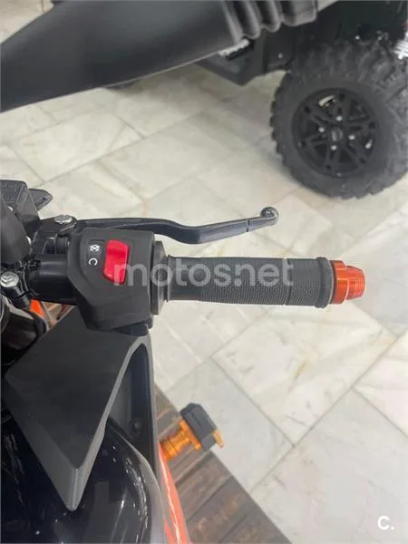 KTM 125 – Vista 9