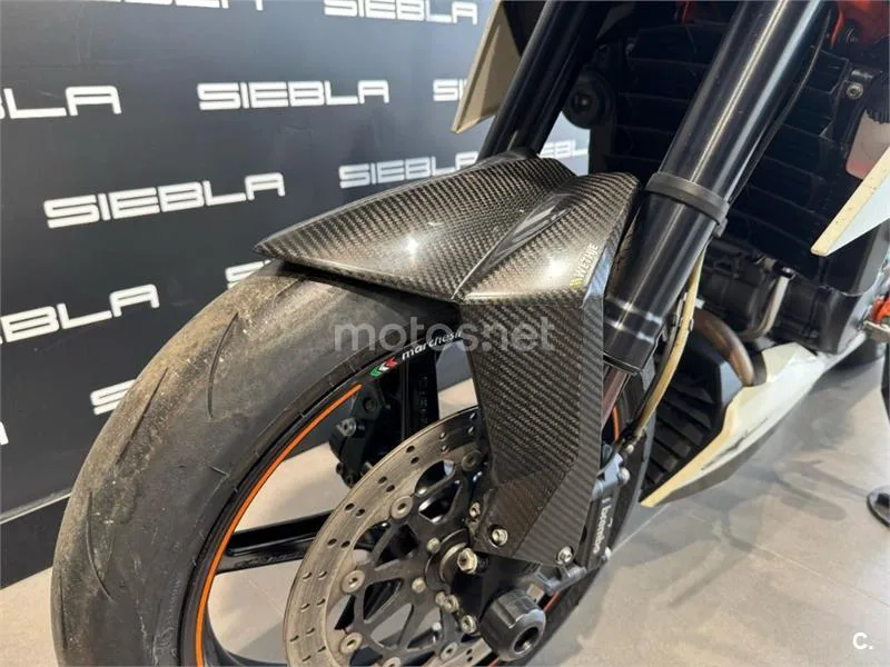 KTM 690 DUKE R – Vista 3