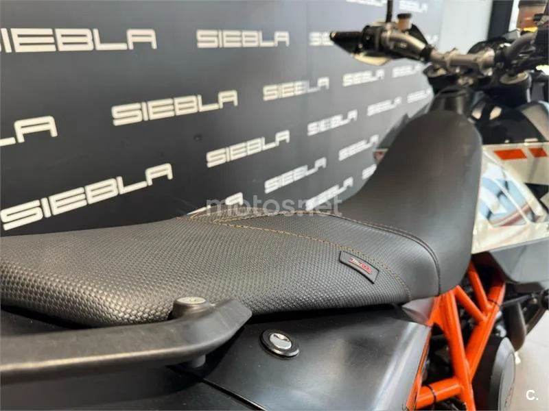 KTM 690 DUKE R – Vista 5