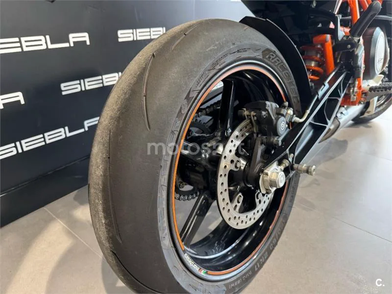 KTM 690 DUKE R – Vista 6