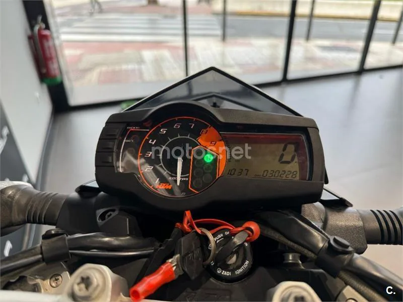 KTM 690 DUKE R – Vista 9