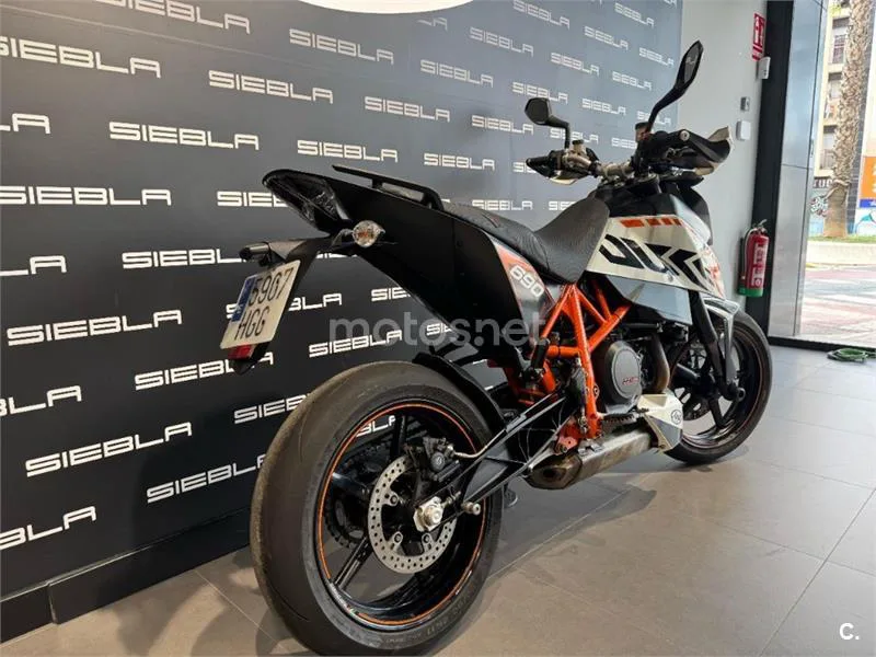 KTM 690 DUKE R – Vista 10