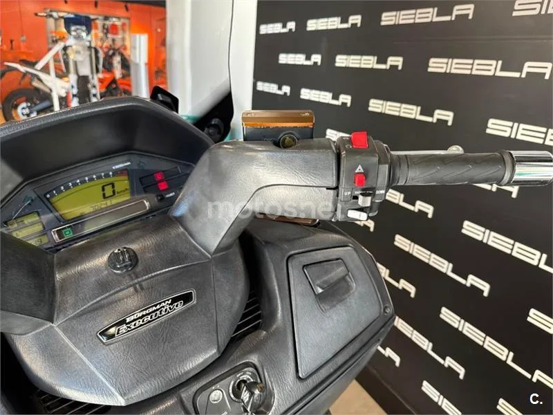 Suzuki Burgman 650 Executive – Vista 13