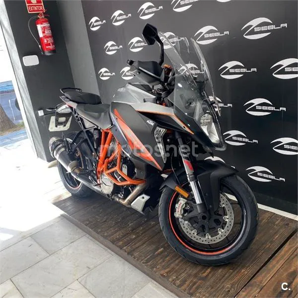 KTM 1290 Super Duke GT – Vista 4