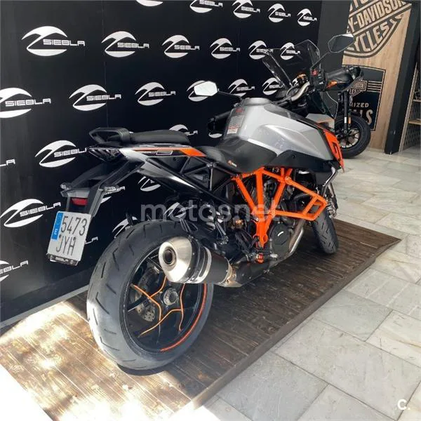 KTM 1290 Super Duke GT – Vista 6