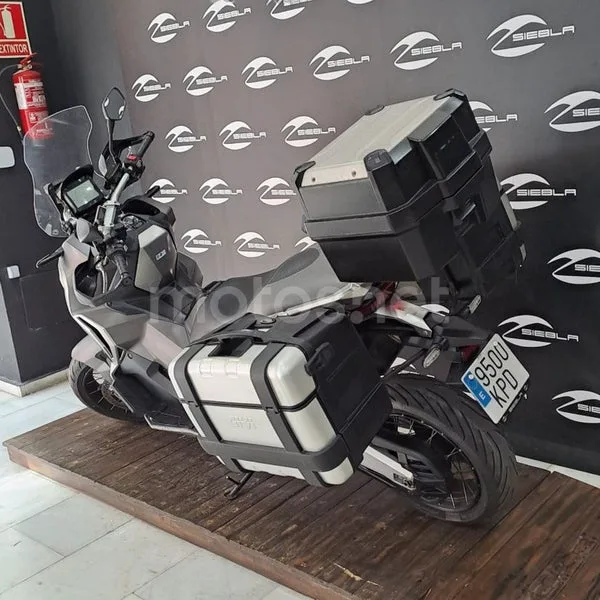 Honda X-ADV - Vista 10