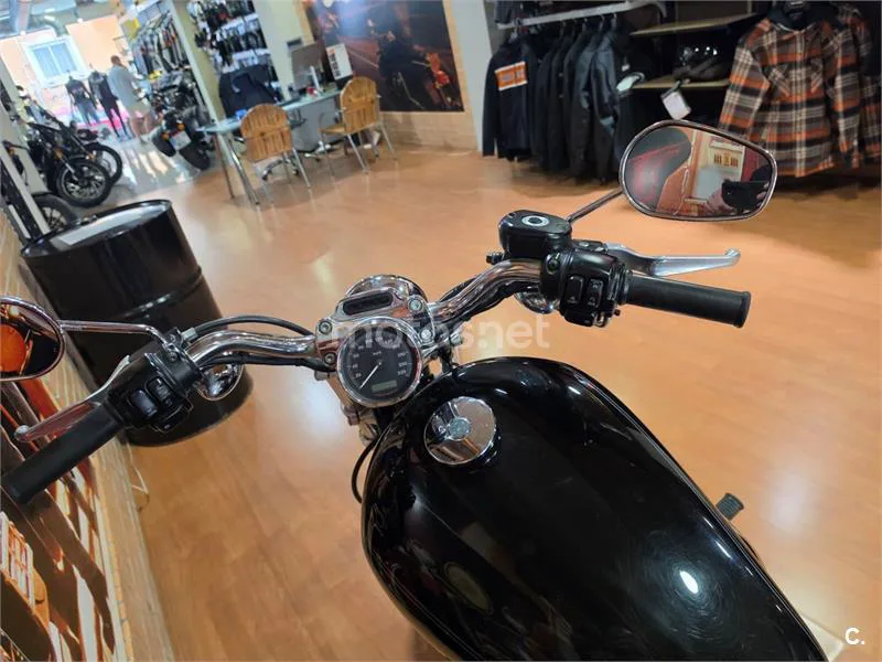 Harley-Davidson Sportster 883 – Vista 4