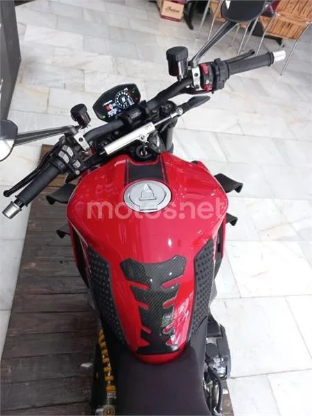 Ducati Streetfighter V2 – Vista 3