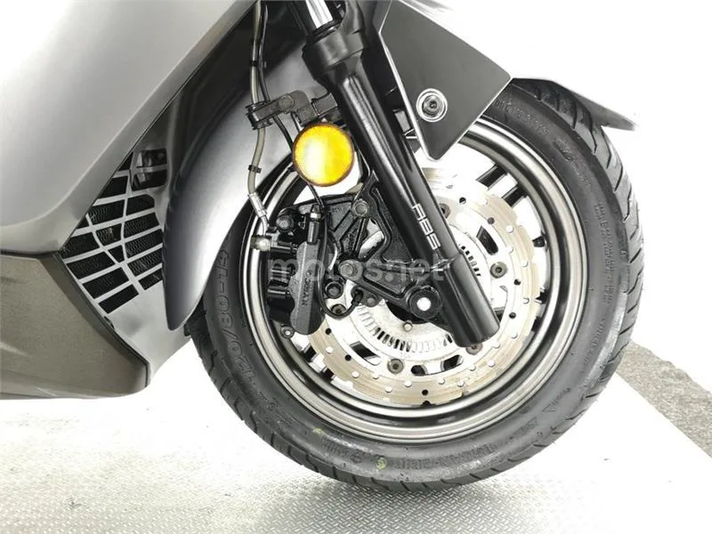 Kymco Grand Dink 300 – Vista 11