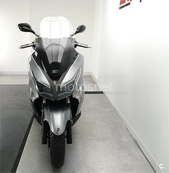 Kymco Grand Dink 300 – Vista 3