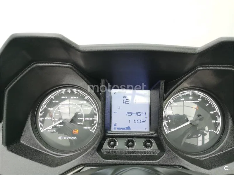 Kymco Grand Dink 300 – Vista 10