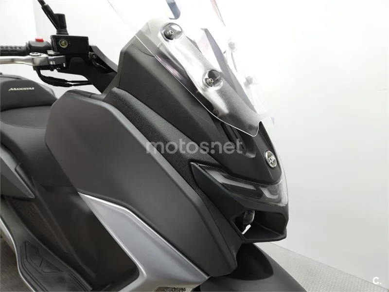 SYM Maxsym GT 400 – Vista 3