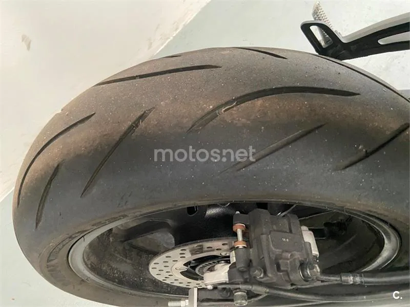 Yamaha MT-07 – Vista 16