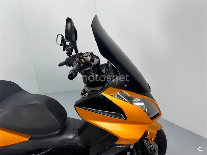 Kymco Super Dink 125 – Vista 3