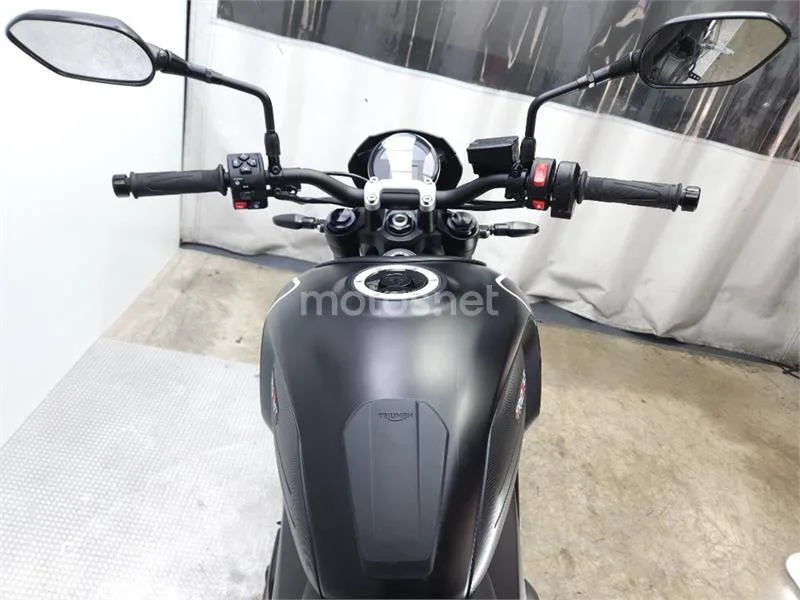 Triumph Trident 660 – Vista 7