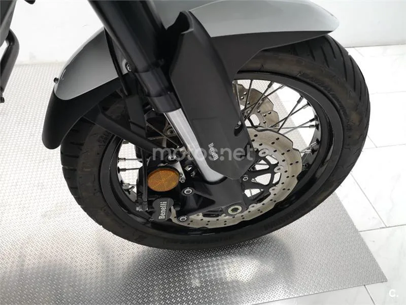 Benelli TRK 502 – Vista 11