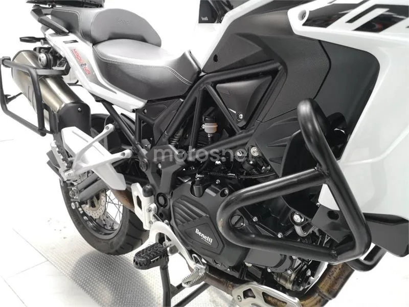 Benelli TRK 502 – Vista 13