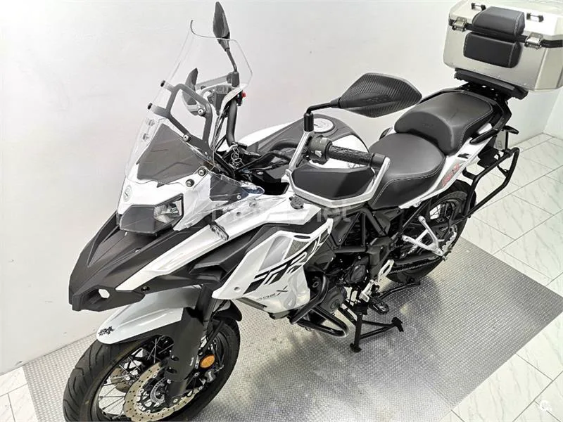 Benelli TRK 502 – Vista 17