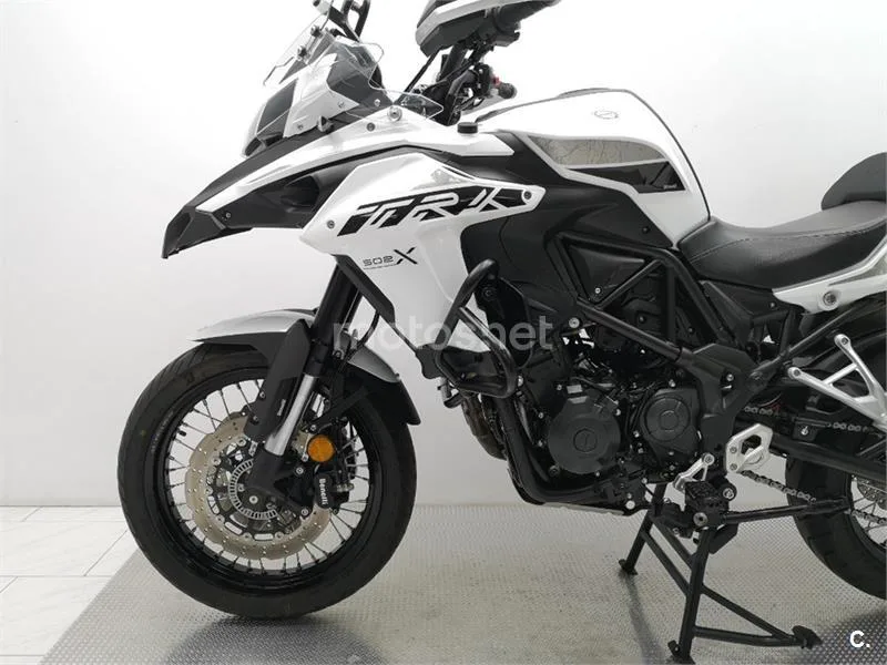 Benelli TRK 502 – Vista 20