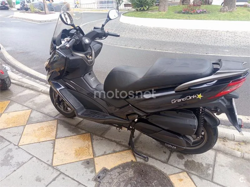 Kymco Grand Dink 300 – Vista 3