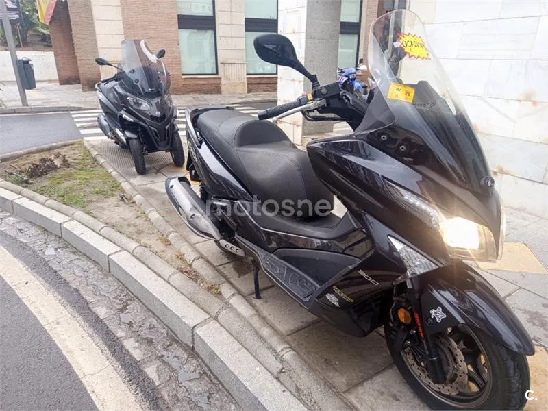 Kymco Grand Dink 300 – Vista 7